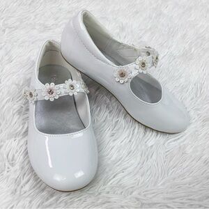 Cupcakes Cashmere toddler girl white Mary Jane flats Dress Shoes with Floral